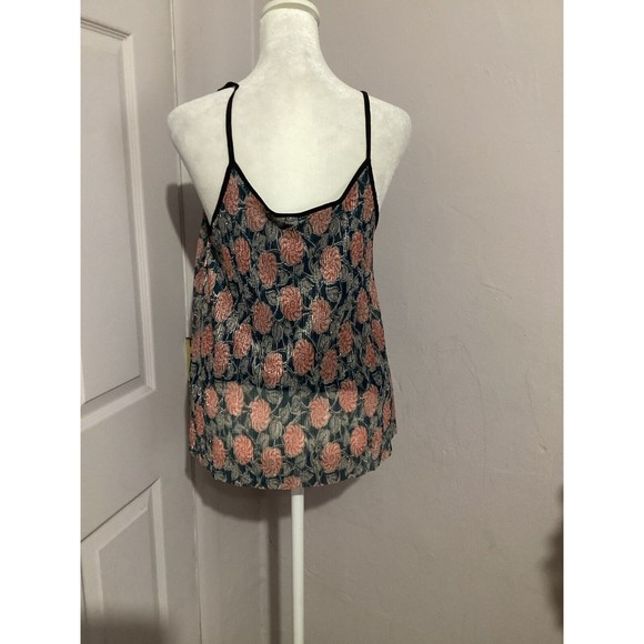 Maeve Tati Textured Shimmer Floral Metallic Crinkle SleevelessTank Top - Picture 4 of 6